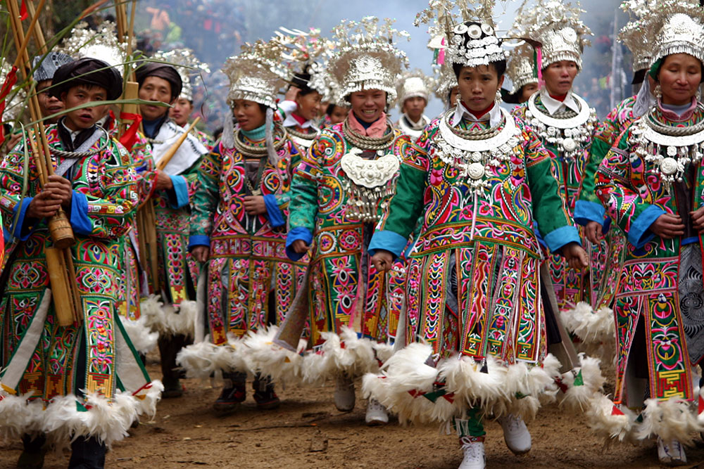 Национальные этнические меньшинства. Народность Мяо в Китае. Племя Мяо в Китае. Племя Мяо Мяо. Мяо и Яо народы Китая.